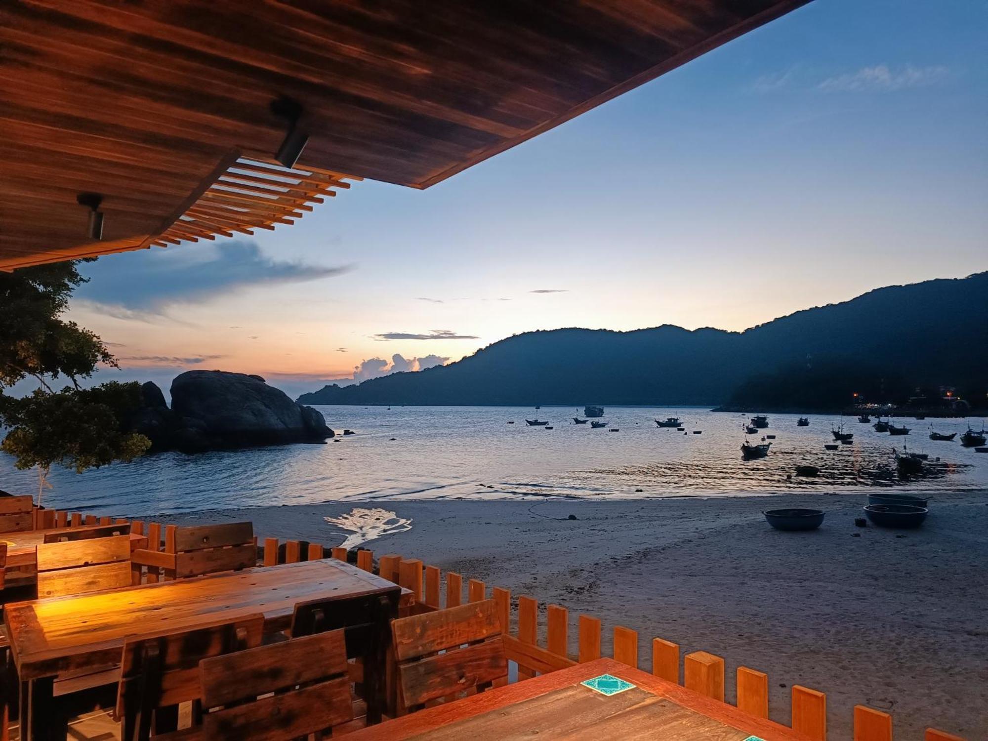 The Coral Homestay & Pub Tân Hiệ 外观 照片